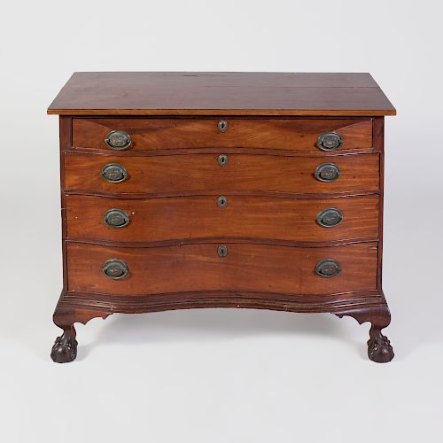 Chippendale Mahogany Oxbow Chest of Drawers, Massachusetts