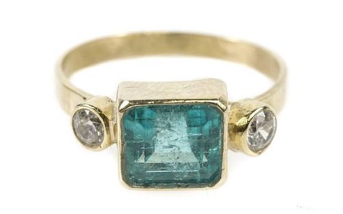 Ladies 10k Gold & Emerald Ring