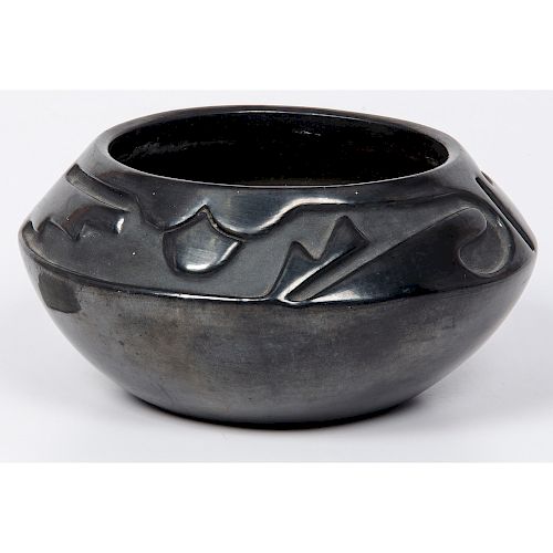 Rose Cata Gonzales (Ohkay Owingeh, 1900-1989) Carved Blackware Pottery Bowl