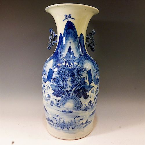 CHINESE ANTIQUE BLUE WHITE PORCELAIN VASE - 19TH CENTURY