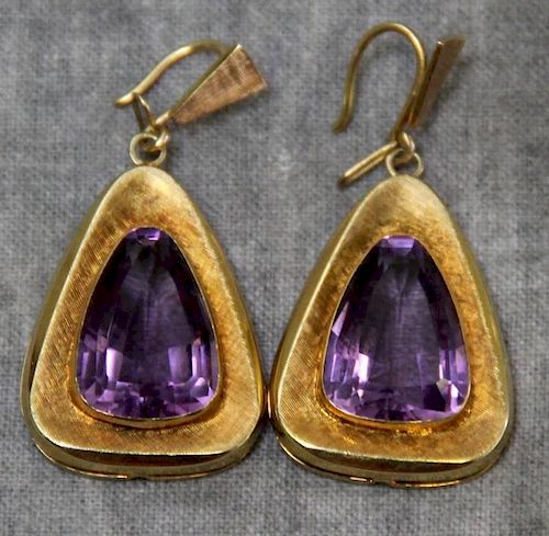 JEWELRY. 14ct Gold and Amethyst Earrings.