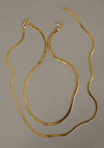 Two 14K gold flat necklaces, 18 in. and 22 in., 21.5 gr.