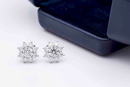 Harry Winston Platinum Diamond Stud Earrings