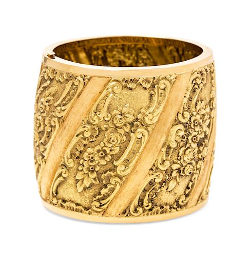 An 18 Karat Yellow Gold Bangle Bracelet, Italian,