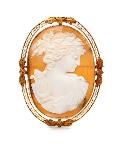 A 14 Karat Yellow Gold and Shell Cameo Pendant/Brooch,