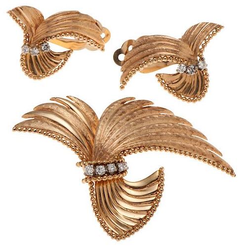 Brooch and Earring Ensemble in 14 Karat Yellow Gold with Diamonds 