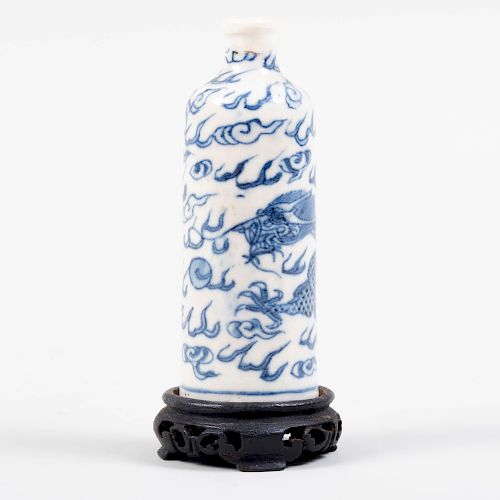 Chinese Blue and White Porcelain Snuff Bottle