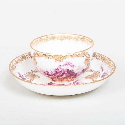 Meissen Puce Decorated Porcelain Teabowl and Saucer