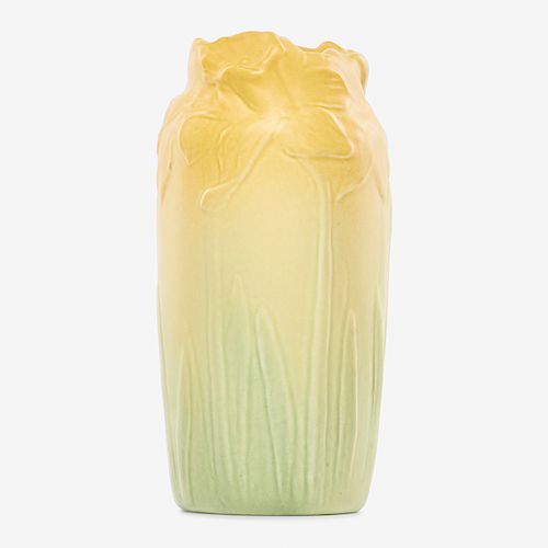 H. WILCOX; ROOKWOOD Modeled Mat vase