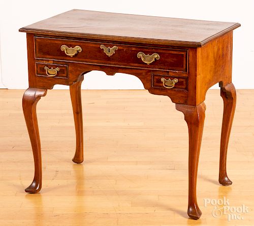 Queen Anne mahogany dressing table