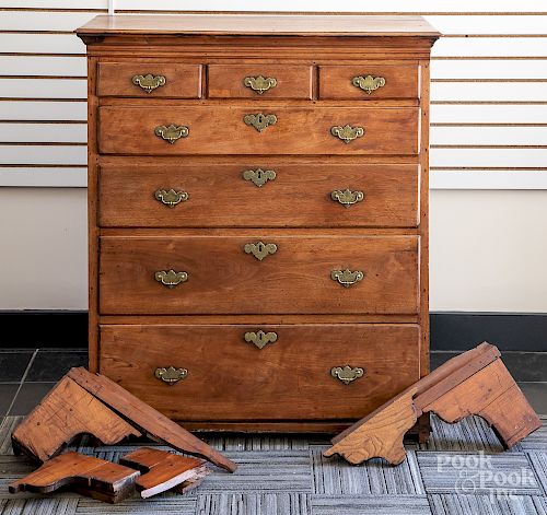 Pennsylvania Queen Anne walnut chest of drawers