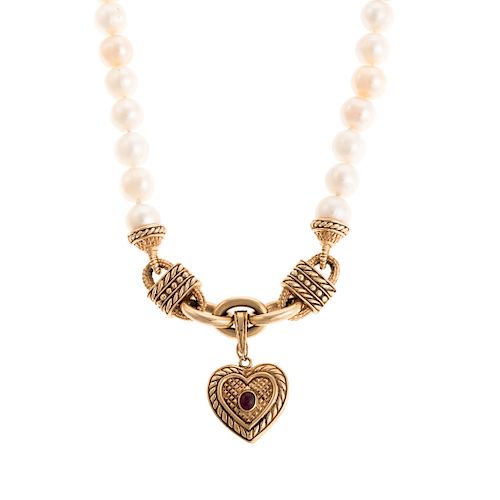 A Ladies Pearl & 18K Link Necklace with Heart