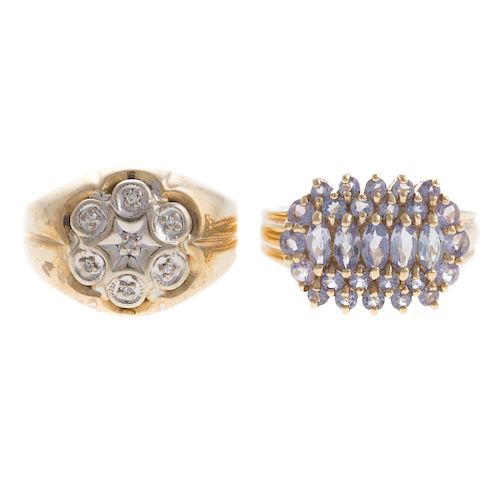 A Diamond Cluster Ring & Tanzanite Ring in Gold