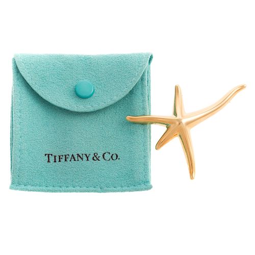 A Ladies Tiffany & Co Starfish Pin in 18K