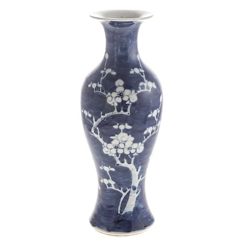 Chinese Export Blue/White Hawthorne Vase