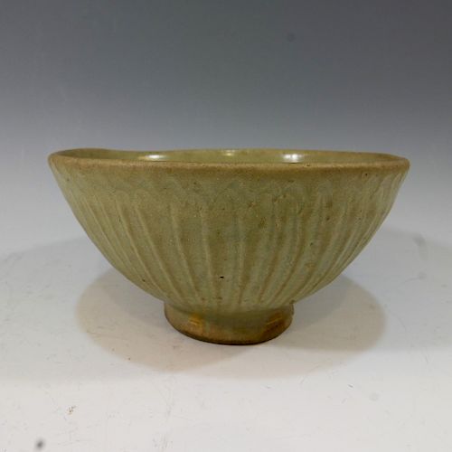 CHINESE ANTIQUE LONGQUAN LOTUS BOWL - SONG DYNASTY