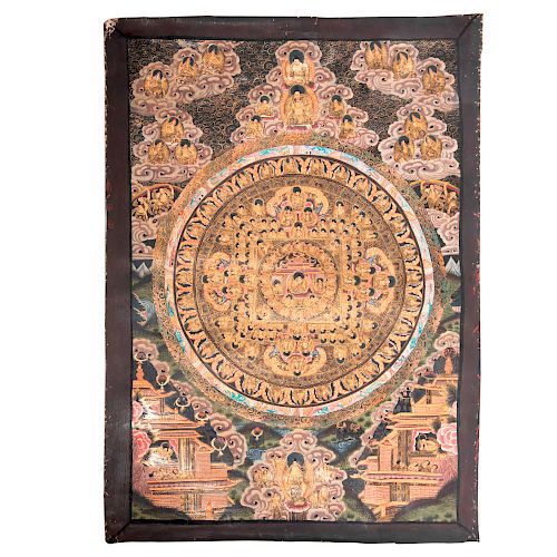 Thangka Budista. Nepal, Tíbet, siglo XX. Mixta sobre tela con detalles en esmalte dorado. Con marcado al anverso.57 x 40 cm