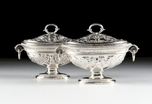 A PAIR OF PAUL STORR STERLING SILVER SAUCE TUREENS WITH COVERS, LONDON, CIRCA 1800,
