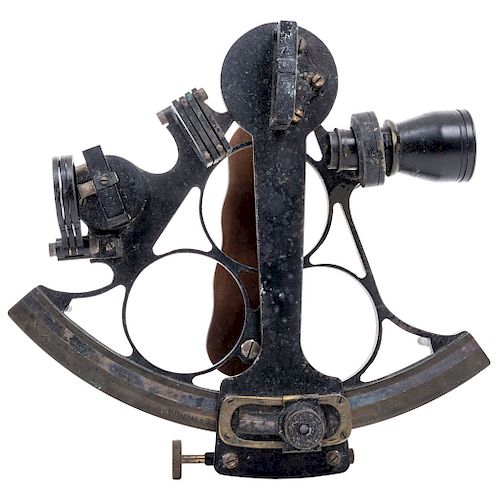 SEXTANT. ENGLAND, CA. 1900. Brand HENRY HUGHES & SON. Brass with wooden index arm. With glass filter, mirror, chronometer and case.
