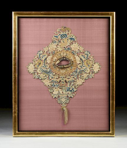 A CHINESE SILK AND GILT COUCHED THREAD FORBIDDEN STITCH EMBROIDERY LADY'S FESTIVAL COLLAR, LATE QING DYNASTY (1644-1912),