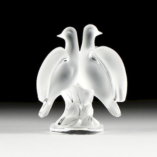 A LALIQUE FROSTED CRYSTAL DOVES GROUP, "ARIANE", SIGNED, NUMBER 11638, LATE 20TH CENTURY,