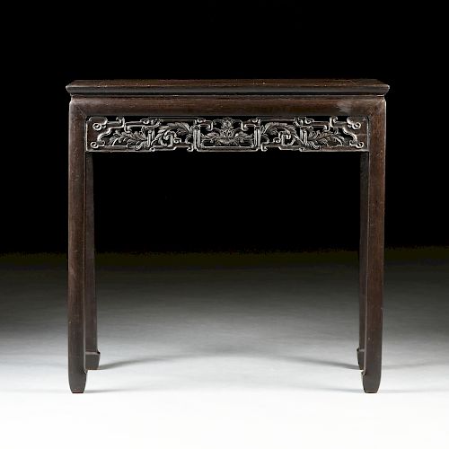 A VINTAGE HARDWOOD ALTER TABLE, CHINESE REPUBLIC PERIOD (1912-1949),