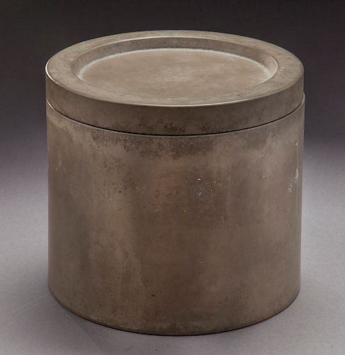 Chinese Qing Cengni cricket pot,