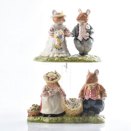 2 ROYAL DOULTON BRAMBLY HEDGE FIGURAL GROUPINGS