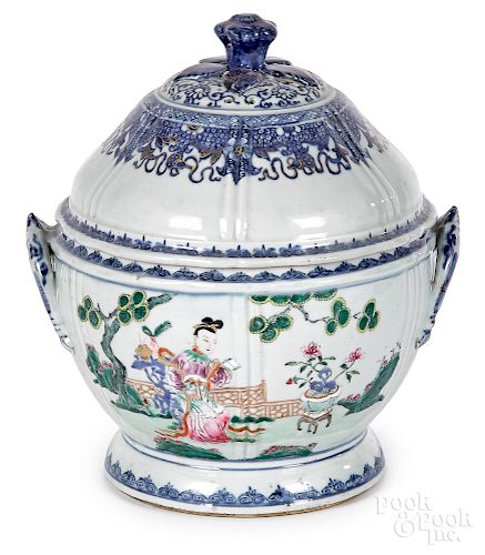 Chinese export porcelain fruit bowl and cover