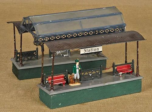 Fandore tin train station platform with a glass c