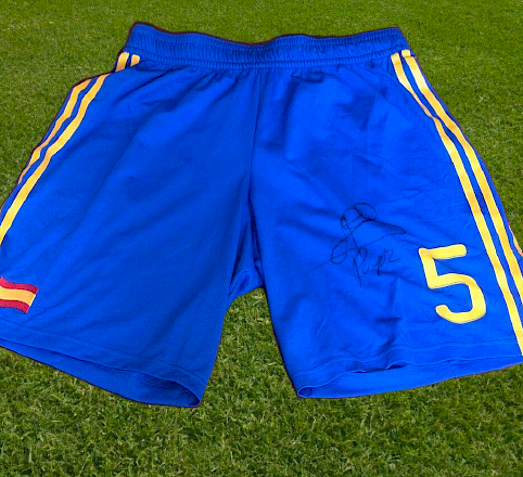 Short usado y firmado por Carles Puyol Short usado y firmado por Carles Puyol