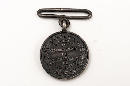 Navalón. Medalla sobre la Batalla del 2 de Abril de 1867 en Puebla. En plata, 25 mm. Esta batalla, marcó el fin del Segundo Imperio.