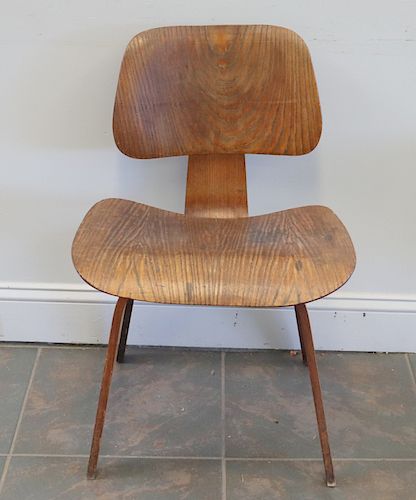 MIDCENTURY. Charles Eames DCW Chair.