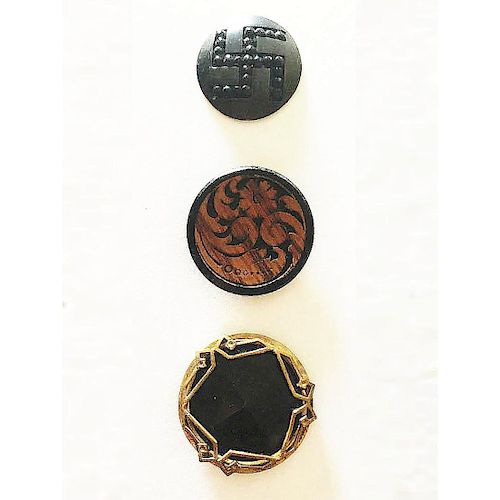 SMALL CARD OF LARGE BLACK GLASS BUTTONS