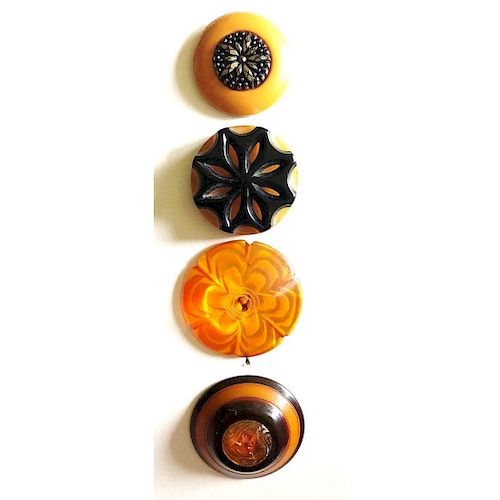 SMALL CARD OF ASSORTED BAKELITE BUTTONS