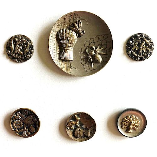 SMALL CARD OF BRASS ANIMAL PICTURE BUTTONS