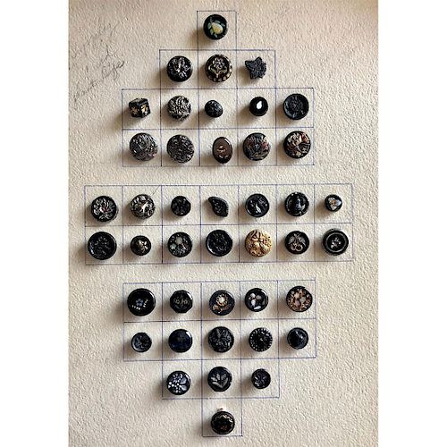 CARD OF SMALL DIVISION 1 ASSORTED BLACK GLASS BUTTONS