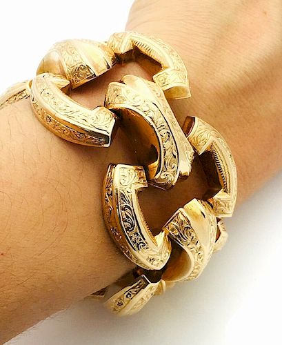 FB  18k Gold 37mm Hand Engraved Link Bracelet