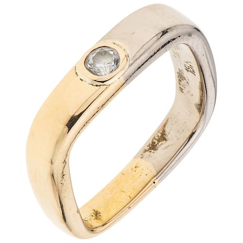 A yellow and white gold 18K ring with simulants.