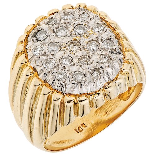 A yellow gold 14 K diamond ring. 