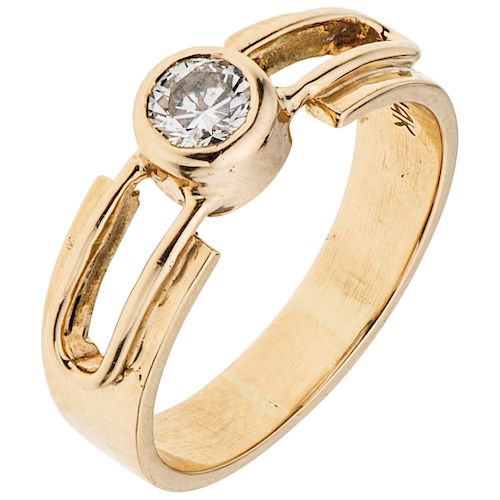 A yellow gold 14 K solitaire ring wuth diamond.