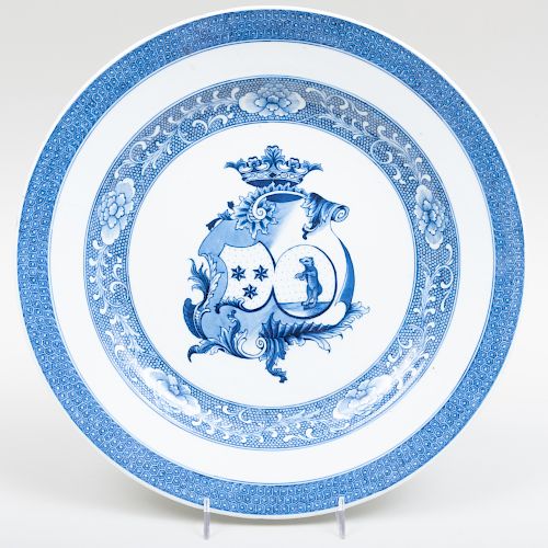 Chinese Export Porcelain Charger Decorated with Wedding Armorial of the Families of Caspar Greven and Anna Jacobz Lea Gronard
