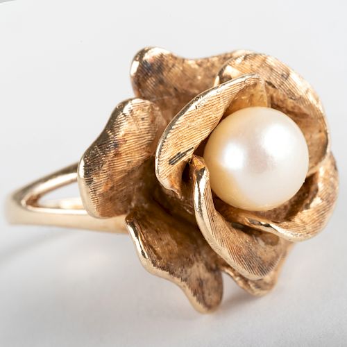 Vintage 14k Gold and Cultured Pearl Flower Ring