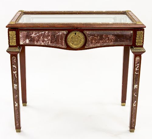 A LOUIS XVI STYLE MARBLE- AND ORMOLU BRONZE-MOUNTED MAHOGANY VITRINE TABLE, SECOND HALF OF 20TH CENTURY