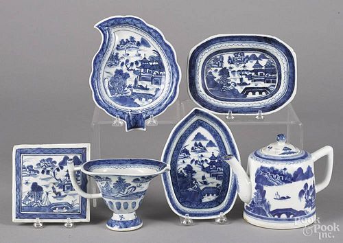 Six pieces of Chinese export canton porcelain, 19th c.