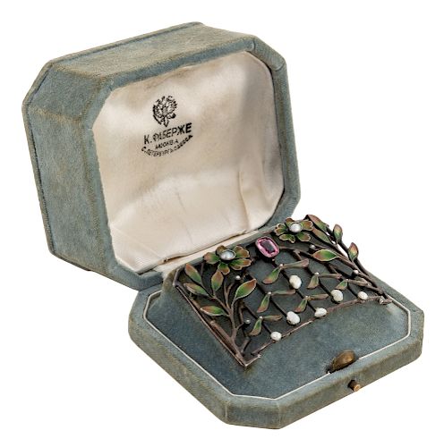 A FABERGE FERMOIR WITH SEED RIVER PEARLS, MOSCOW, 1908-1917