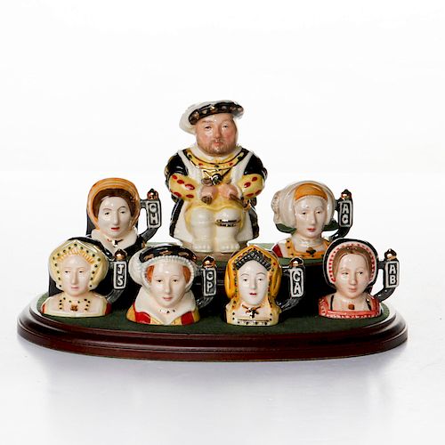 7 DOULTON HENRY VIII & WIVES TINY CHARACTER JUGS W. STAND