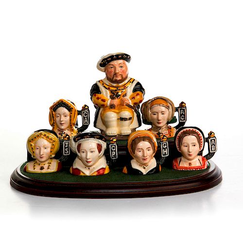 7 DOULTON HENRY VIII & WIVES TINY CHARACTER JUGS W. STAND
