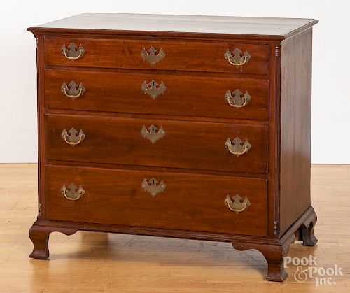Chippendale walnut chest of drawers, late 18th c.