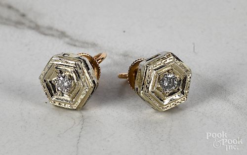 14K white gold diamond stud earrings